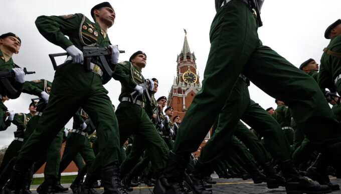 Полицейских для Парада Победы проверят жёстче, включая данные о родственниках и медкомиссию