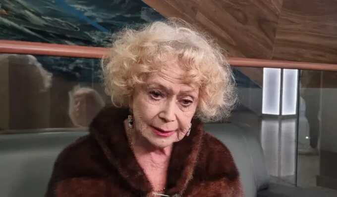 Немоляева рассказала о жестких методах воспитания сына